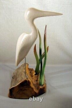 16 in. Folk Art Shorebird Carved Decoy Egret/ Heron/ Crane On Driftwood with Reeds