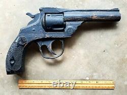 1910-20s FOLK ART CARVED SMITH & WESSON PISTOL DISPLAY PIECE TRADE SIGN