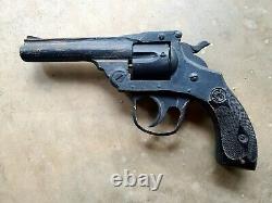 1910-20s FOLK ART CARVED SMITH & WESSON PISTOL DISPLAY PIECE TRADE SIGN