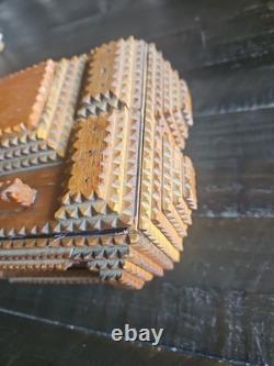 ANTIQUE Tramp Art Folk Art Box Pyramidal Chip Carved Footed Keepsake C. 1900