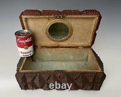 A+ Antique Chip Carved Folk Tramp Art Lidded Jewelry Keepsake Trinket Box, c1890