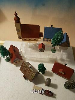 Antique German Wooden Putz Country VillageErzgebirge5 Houses w. Gr. Accessories