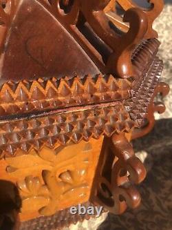 Antique TRAMP ART OCTAGONAL BOX Carved Folk Art Flowers & Drawer Chardon Oh'32