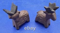 Folk Art Hand Made Vtg Log Noah's Ark & 10 Hand Carved & Painted Animals