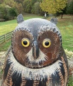 Handsome Detailed Vintage Folk Art Wood Owl Decoy Nicely Carved and Painted