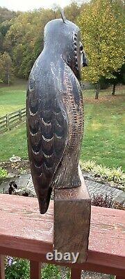 Handsome Detailed Vintage Folk Art Wood Owl Decoy Nicely Carved and Painted