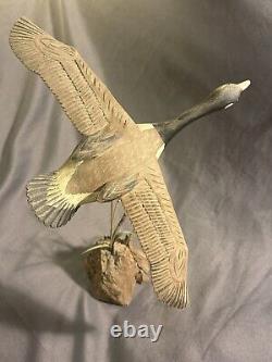 LARGE Folk Art Carved Painted Wooden Wild Canada Goose in Flight Robert Broadley