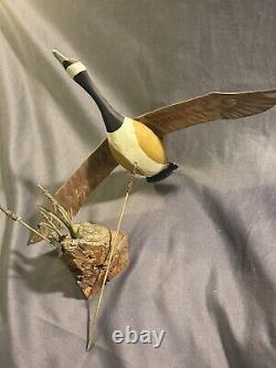 LARGE Folk Art Carved Painted Wooden Wild Canada Goose in Flight Robert Broadley