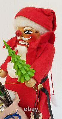 Story # 9 Steinbach Volkskunst Germany Folk Art Carved Wood Santa Nutcracker 16