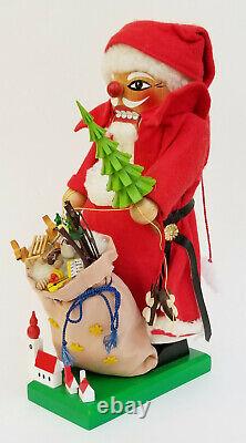 Story # 9 Steinbach Volkskunst Germany Folk Art Carved Wood Santa Nutcracker 16