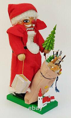 Story # 9 Steinbach Volkskunst Germany Folk Art Carved Wood Santa Nutcracker 16