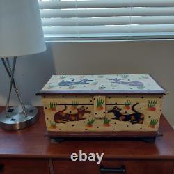 VINTAGE PRIMITIVE FOLK ART CATS LARGE CARVED WOOD BOX Hand Painted 19×9×10
