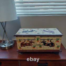 VINTAGE PRIMITIVE FOLK ART CATS LARGE CARVED WOOD BOX Hand Painted 19×9×10