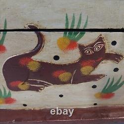 VINTAGE PRIMITIVE FOLK ART CATS LARGE CARVED WOOD BOX Hand Painted 19×9×10