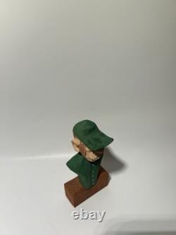 VTG Hand Carved Wood Bust Man Folk Art Sculpture S. L. Walker 2003 5.75