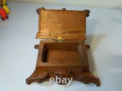 Vintage Folk Art Hand Carved Wooden Box. Bear. Northwoods decor