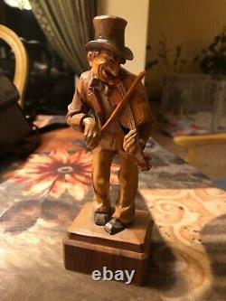 Vintage Hand Carved Folk Art Violinist/Fiddler Sculpture (GREAT CONDITION)