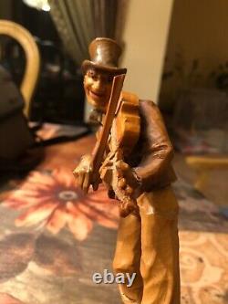 Vintage Hand Carved Folk Art Violinist/Fiddler Sculpture (GREAT CONDITION)