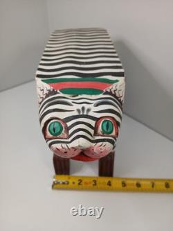 Vintage Hand Carved Painted Indonesian Folk Art Bali Leopard Cat Plant Stand Vtg