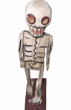Vtg Hand Carved Folk Art Wood Skeleton Jointed DAY OF THE DEAD Oaxacan