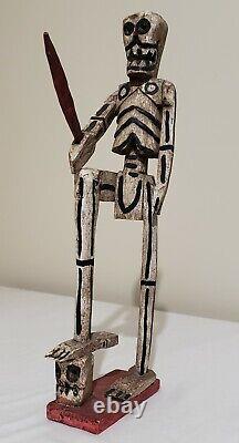 Vtg Wood Carved Skeleton Head Hunter with Sword & Skull Statue Figure Folk Art 17