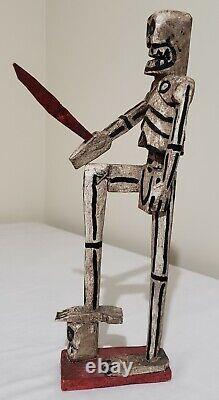 Vtg Wood Carved Skeleton Head Hunter with Sword & Skull Statue Figure Folk Art 17