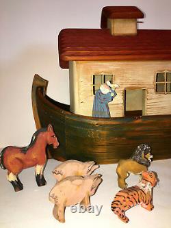WOOD NOAH'S ARK. Vintage Folk Art SHAKER NOAH'S ARK 1991. HAND CARVED