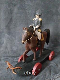 1980 LARRY KOOSED Art Populaire Sculpté à la Main Figure Napoleon Sur Roues Peinte Melo4567
