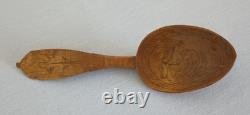 2 CUILLÈRES EN BOIS ANTIQUES NORVÉGIENNES SCULPTÉES EN ART POPULAIRE DE 7 1/2 ET 7 POUCES DE LONGUEUR