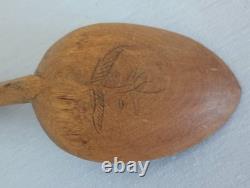 2 CUILLÈRES EN BOIS ANTIQUES NORVÉGIENNES SCULPTÉES EN ART POPULAIRE DE 7 1/2 ET 7 POUCES DE LONGUEUR
