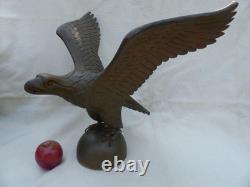 Aigle américain en bois sculpté à la main, vintage ou ancien, avec une envergure de 21 pouces