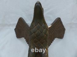 Aigle américain en bois sculpté à la main, vintage ou ancien, avec une envergure de 21 pouces
