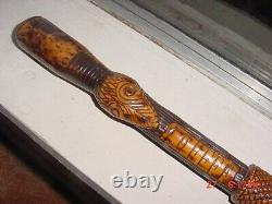 Ancien bâton de marche en bois sculpté d'art populaire mexicain avec 5 serpents