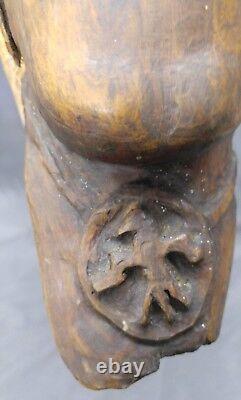 Ancienne sculpture sur bois faite à la main de l'art populaire américain amérindien de tête d'Indien