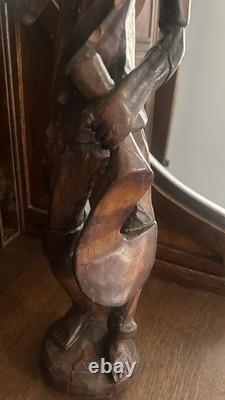 Ancienne statue haïtienne en bois sculptée à la main, rare, faucille à tabac, art populaire MCM 25