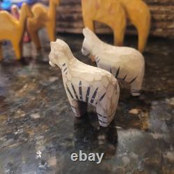 Arche de Noé antique en bois sculpté, art populaire en bois avec des animaux, vintage