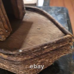 Arche de Noé antique en bois sculpté, art populaire en bois avec des animaux, vintage
