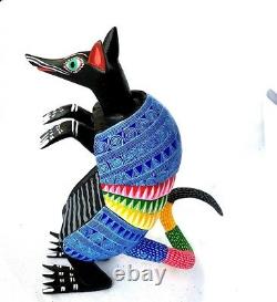 Armadillo Alebrije Standing Hand Crafted Oaxacan Wood Carving Oaxaca Mexique