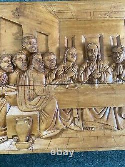Art en bois sculpté à la main La Cène Sculpture sur planche Jésus vintage MCM