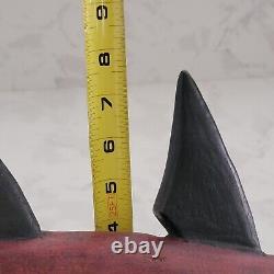 Art populaire : Requin en bois sculpté à la main, primitif et fantastique