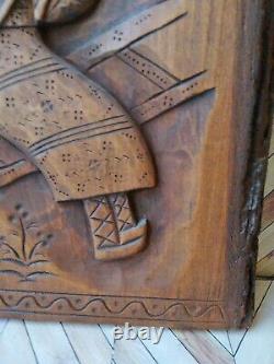 Art populaire Sculptée Bois Femme Européenne Vêtements Traditionnels 9x14 Primitif Vintage