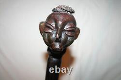 Art populaire africain vintage - Canne sculptée avec un visage frais - Bâton de marche unique en son genre