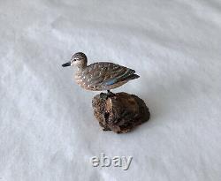 Art populaire américain Miniature Sculpture en bois sculpté Oiseau Figurine Peinte Ralph E Stuart