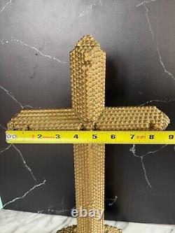 Art populaire américain antique : Croix en bois sculptée en encoches, de style 'Tramp Art', de grande taille, mesurant 19 x 7.