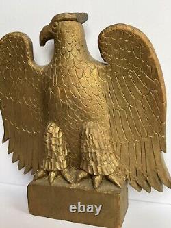 Art populaire antique AAFA Aigle sculpté peint en or