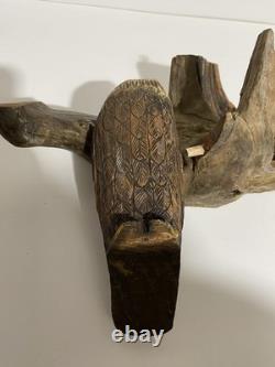 Art populaire antique en bois sculpté, aigle américain sur perchoir d’arbre 13