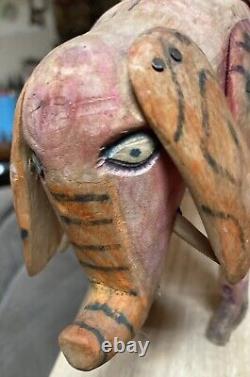 Art populaire de sculpture sur bois vintage