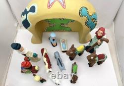 Art populaire du sud - Ensemble de crèches de Noël en bois sculpté par des artistes outsiders 14p David James