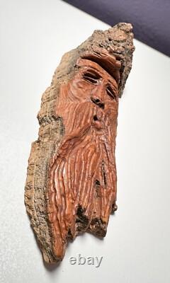 Art populaire en bois de bouleau sculpté à la main, esprit homme barbu expirant, signé et numéroté