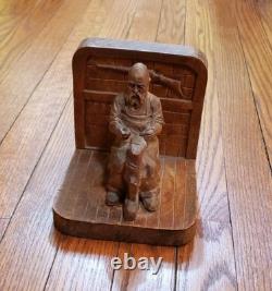 Art populaire en bois rare, cordonnier sculpté à la main par André Bourgault, signé